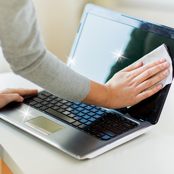img_cleaninglaptop_600x600-min